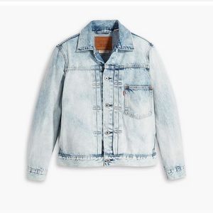 BRAND NEW, NEVER WORN WITH TAGS!! Mens XL Levi’s Jean Jacket.